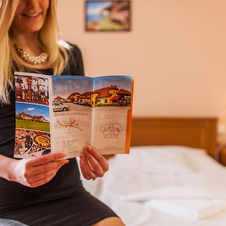 Hotel Tri Vezicky Stritez  Екстер'єр фото