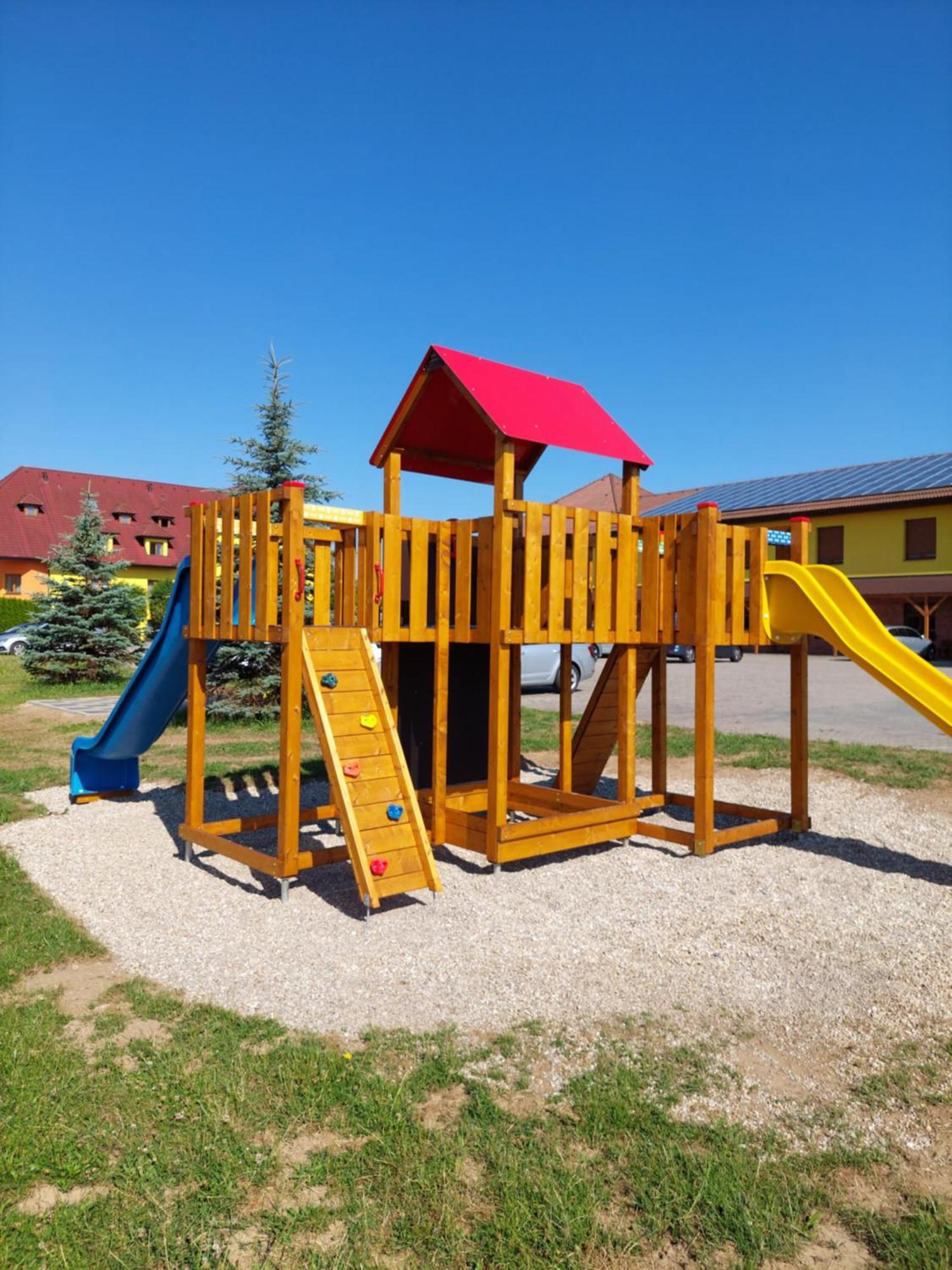 Hotel Tri Vezicky Stritez  Екстер'єр фото