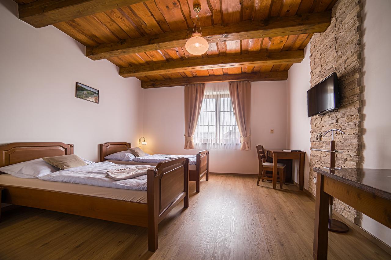 Hotel Tri Vezicky Stritez  Екстер'єр фото