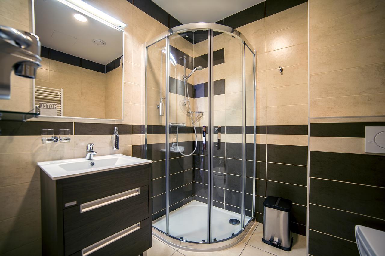 Hotel Tri Vezicky Stritez  Екстер'єр фото