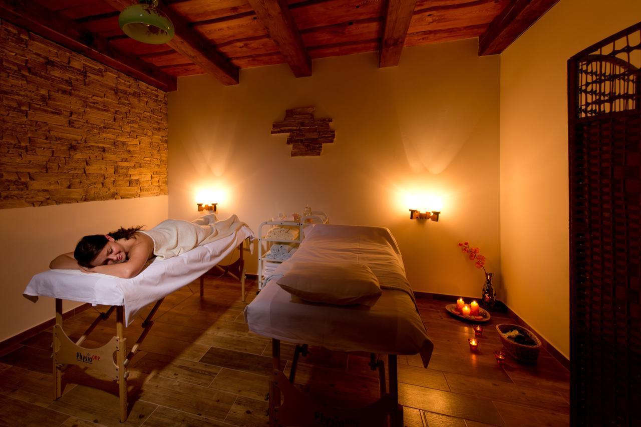 Hotel Tri Vezicky Stritez  Екстер'єр фото