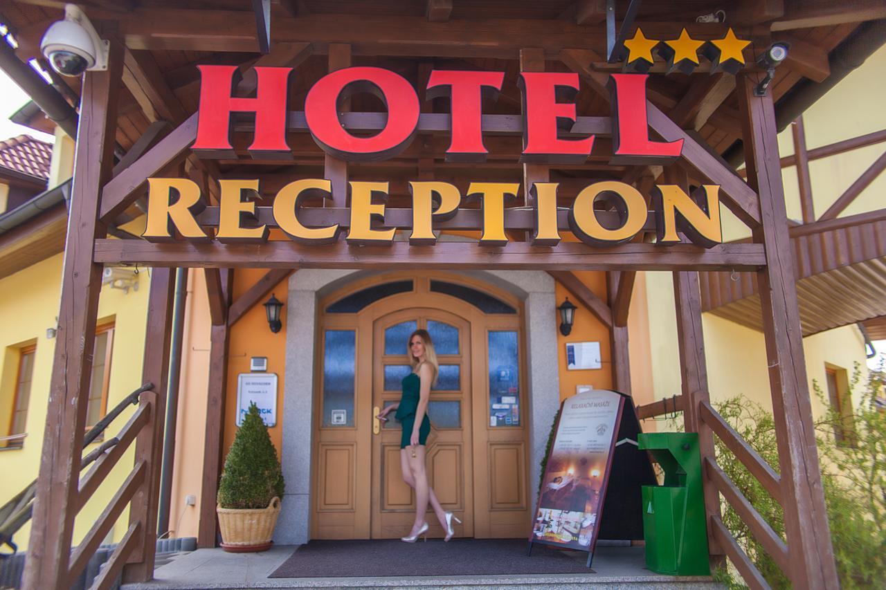 Hotel Tri Vezicky Stritez  Екстер'єр фото